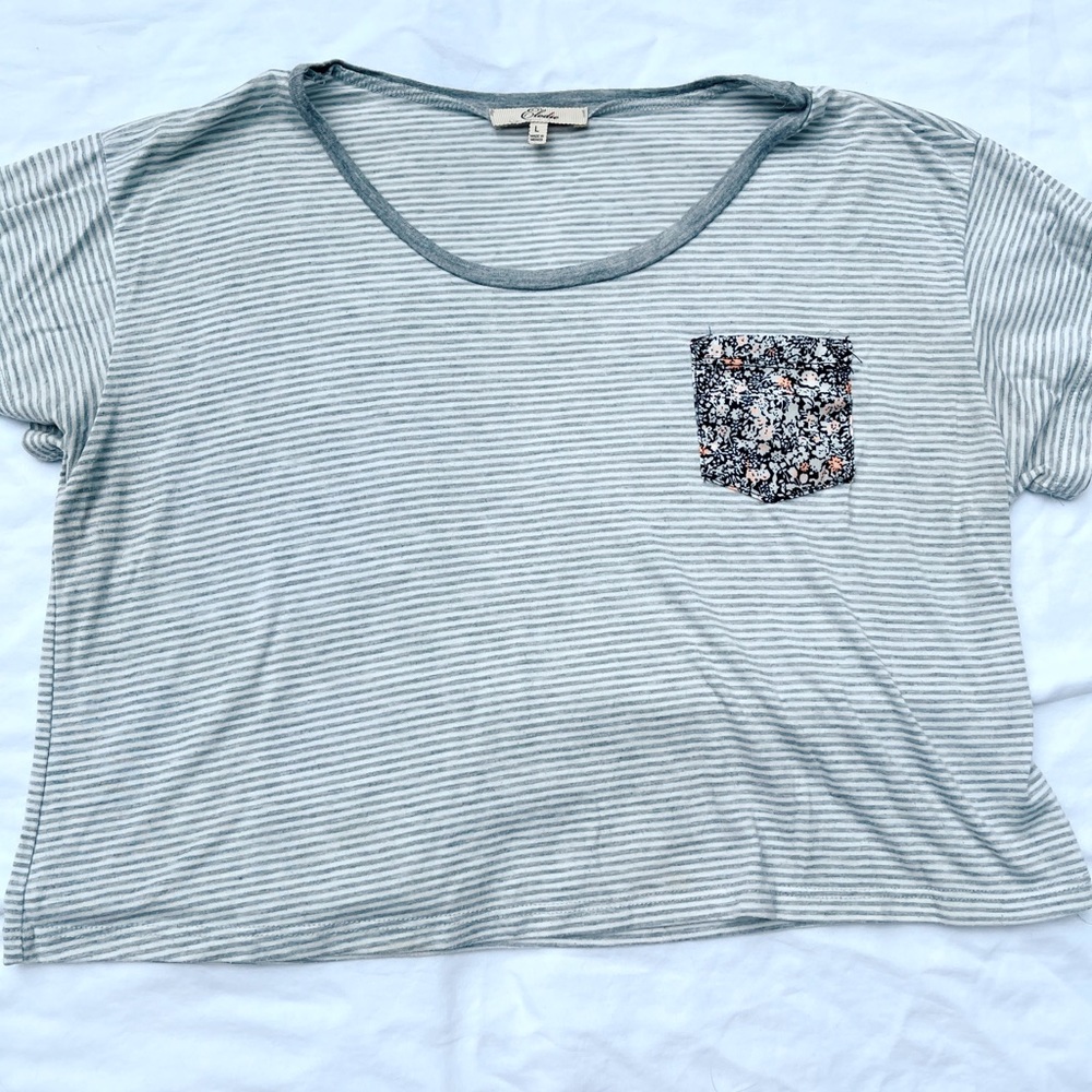 Stripe crop tee with floral pocket